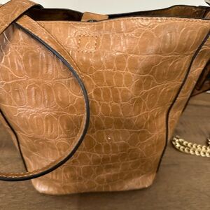 Elegant Tan Croc-Embossed Women's Bag